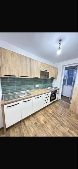 Apartament cu 3 camere decomandat în Drumul Taberei