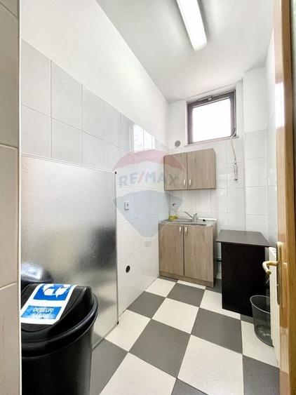 Spațiu comercial, de 252 mp, în Central
