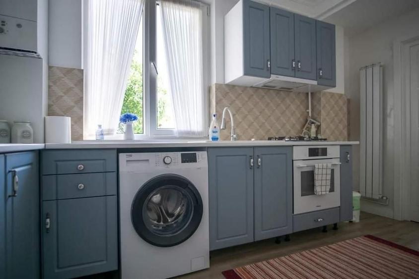 Apartament cu 3 camere semidecomandat în Exterior Vest