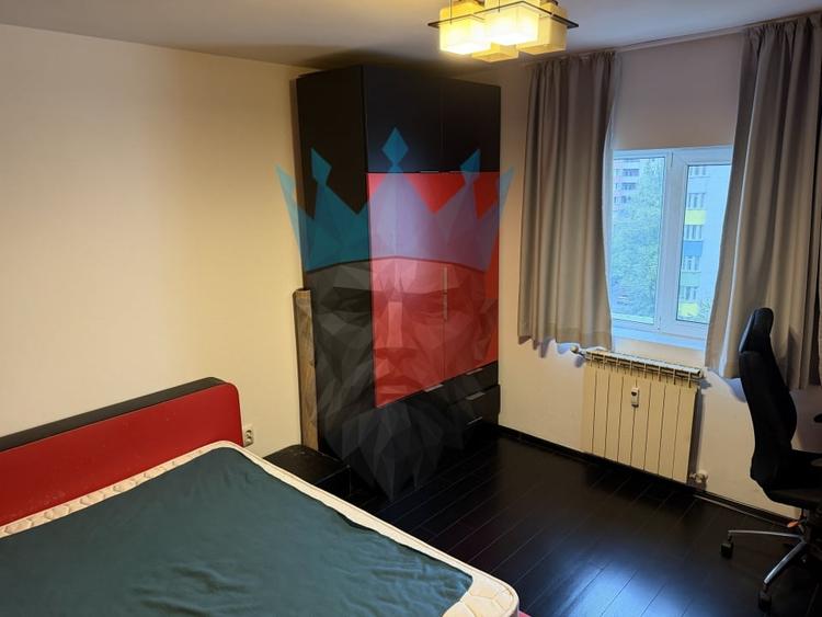 Apartament cu 3 camere decomandat, mobilat în Sebastian