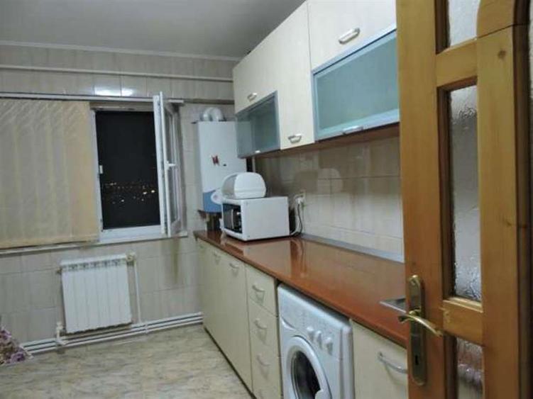 Apartament cu 3 camere decomandat în Burdujeni