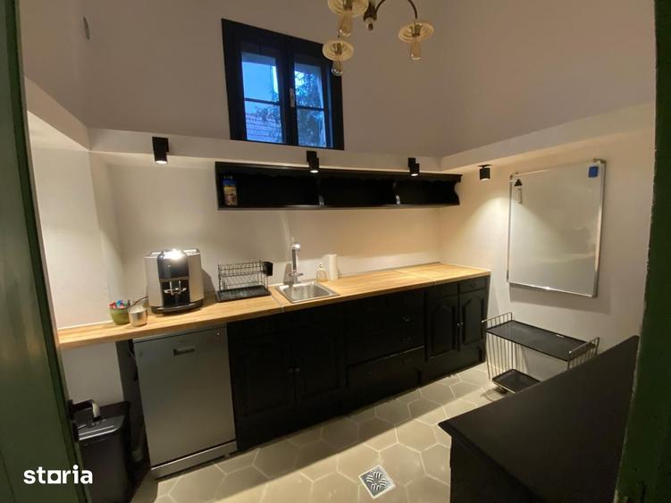 Casă cu 6 camere cu Teren 218 Mp în Central