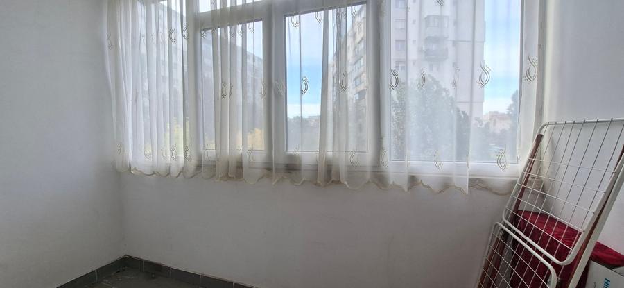 Apartament cu 2 camere decomandat în Micro 20