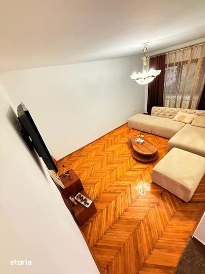 Apartament cu 4 camere decomandat în Central