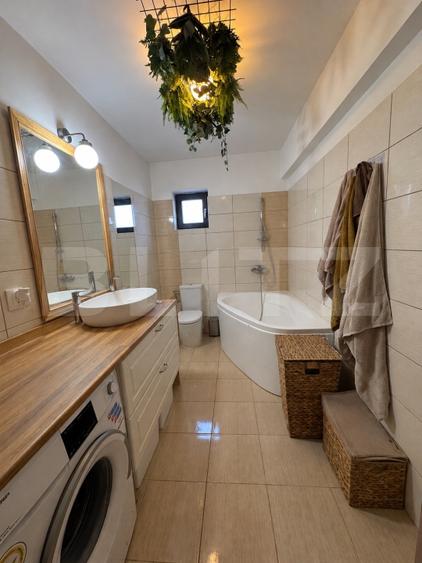 Apartament cu 3 camere decomandat, mobilat în Exterior Est