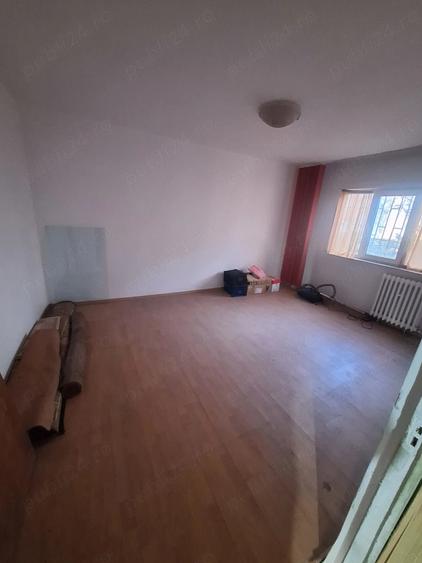 Apartament cu 3 camere decomandat în Inel II