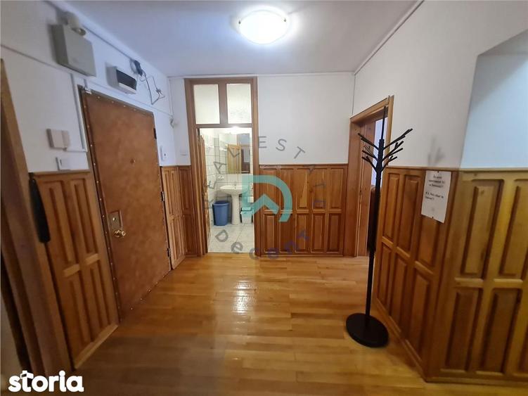 Apartament cu 3 camere decomandat, mobilat în Valea Cetății