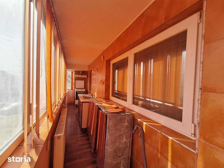 Apartament cu 3 camere decomandat în 1 Mai