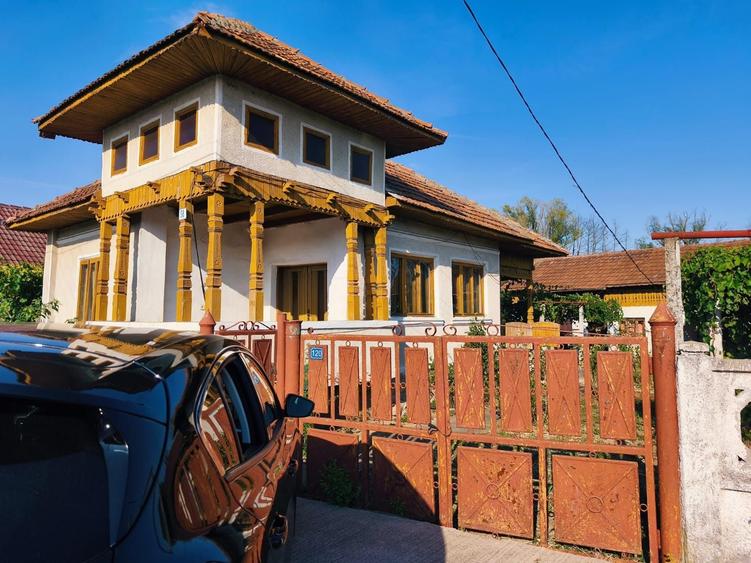 Casă cu 4 camere în Cornești