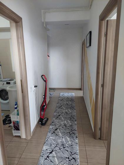 Apartament cu 2 camere decomandat în Roșu
