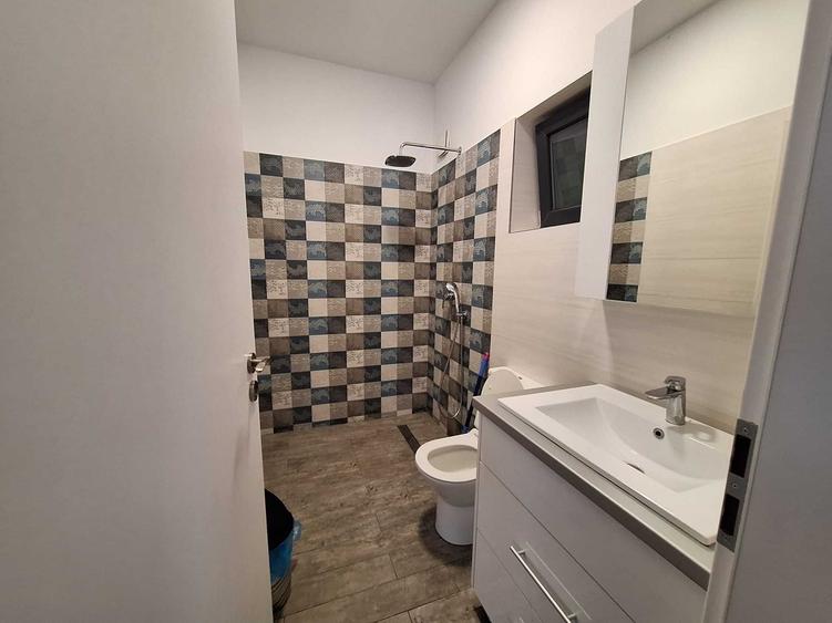 Apartament cu 3 camere decomandat în Cornitoiu