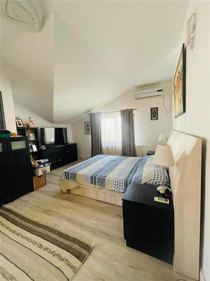 Duplex cu 5 camere cu Canalizare în Central