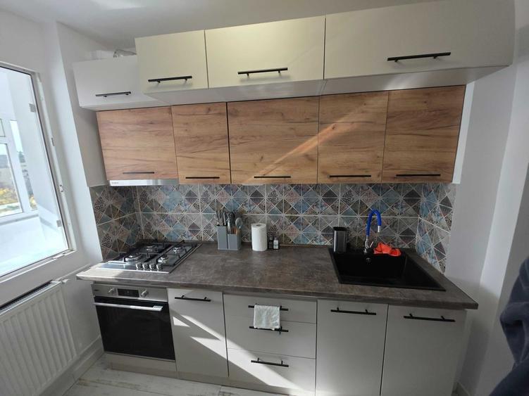 Apartament cu 2 camere decomandat în Titan