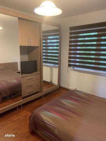 Apartament cu 3 camere decomandat în Eremia
