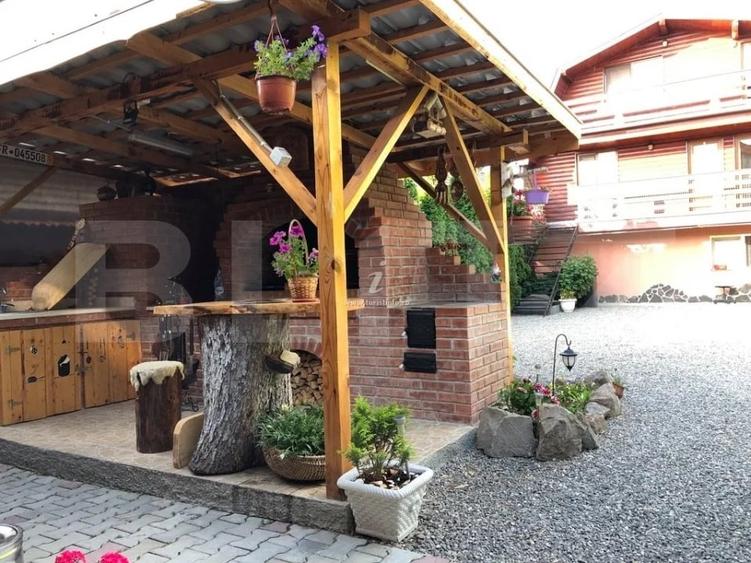 Casă individuală cu 18 camere cu Canalizare în Cernatu