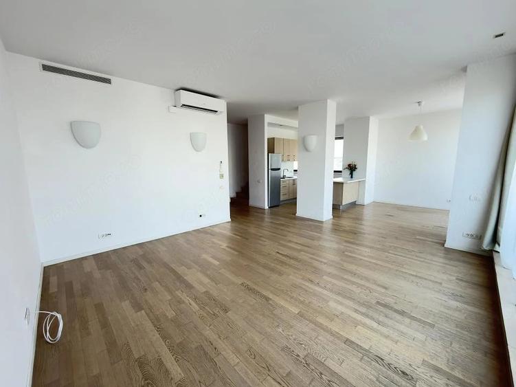 Apartament cu 3 camere în P-ța Universității