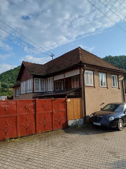 Casă cu 3 camere în Central