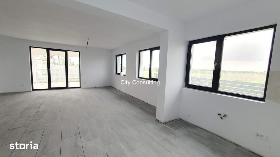 Casă cu 3 camere cu Teren 365 Mp în Crevedia