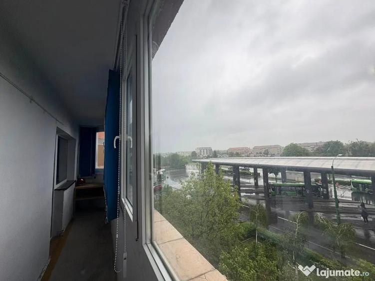 Apartament cu 2 camere decomandat în Triaj