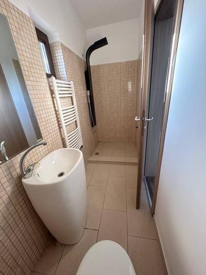 Casă cu 4 camere cu Canalizare în Băneasa