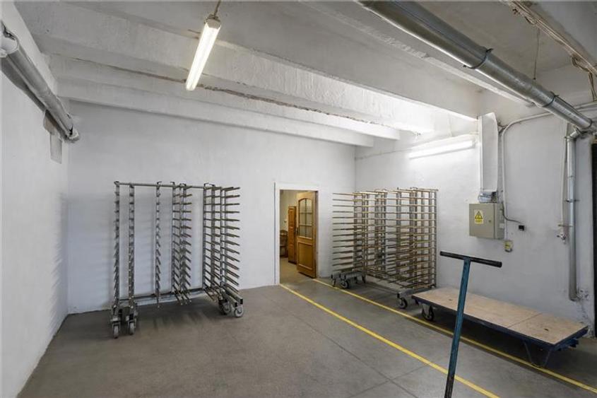 Spațiu comercial, de 1,341 mp, în Exterior Nord
