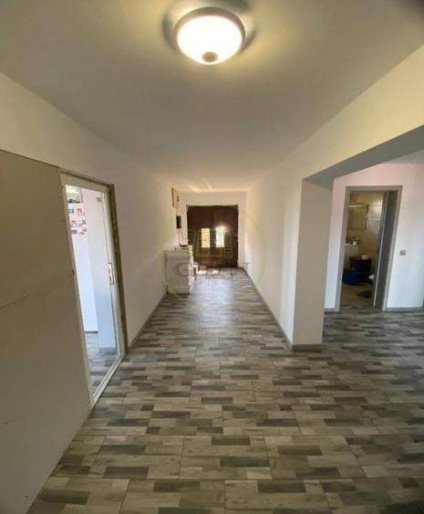 Casă individuală cu 5 camere cu Canalizare în Exterior Nord