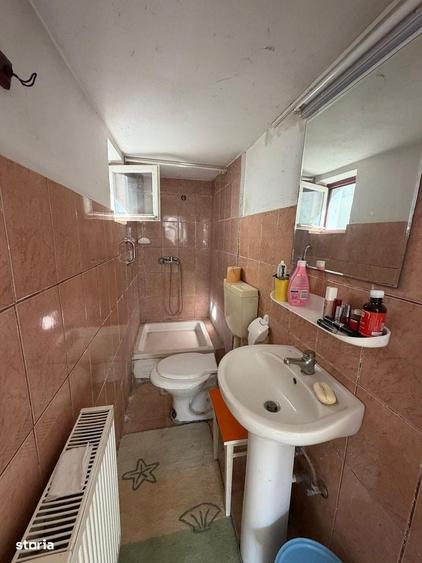 Casă cu 4 camere decomandat în Central