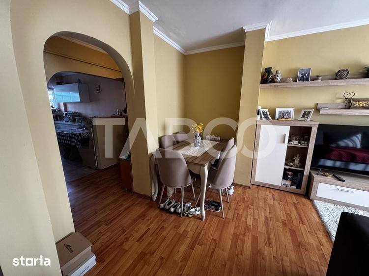 Apartament cu 4 camere decomandat în Central
