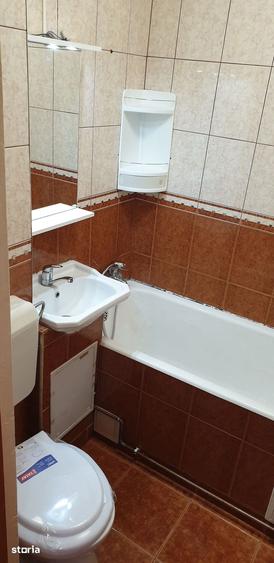 Apartament cu 3 camere în Florilor