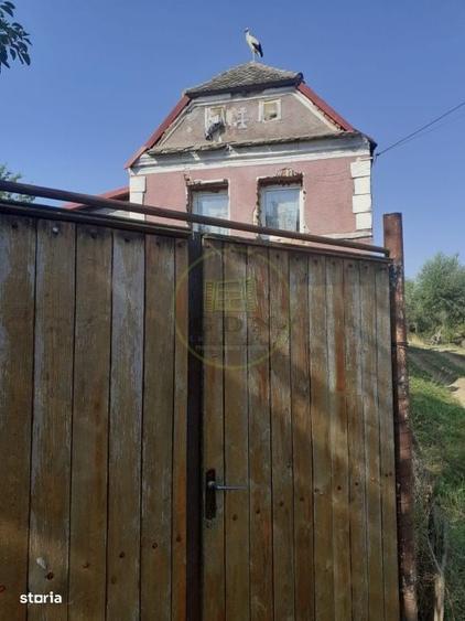 Casă cu 4 camere în Văleni