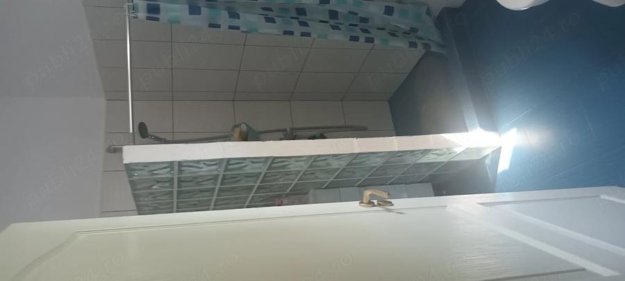 Casă cu 5 camere cu Teren 2000 Mp în Central