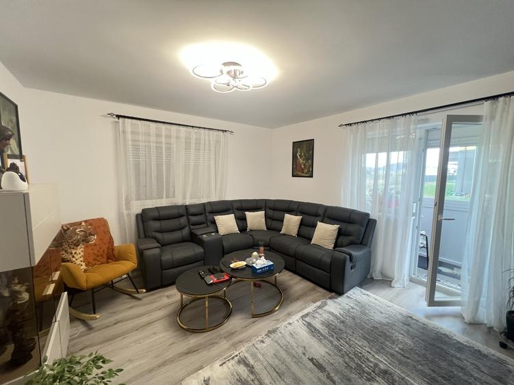 Apartament-2-Camere-Decomandat-Mobilat-Utilat-Parcare-Incalzire-Pardoseala - 1