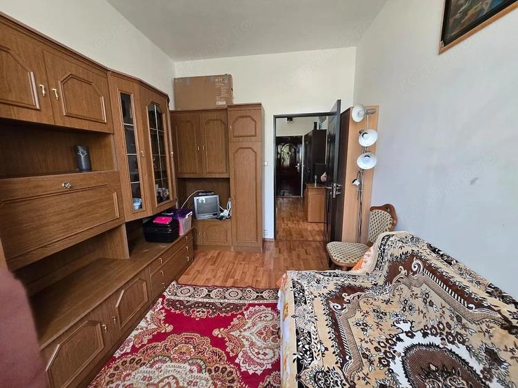 Apartament cu 2 camere semidecomandat în Ronaț