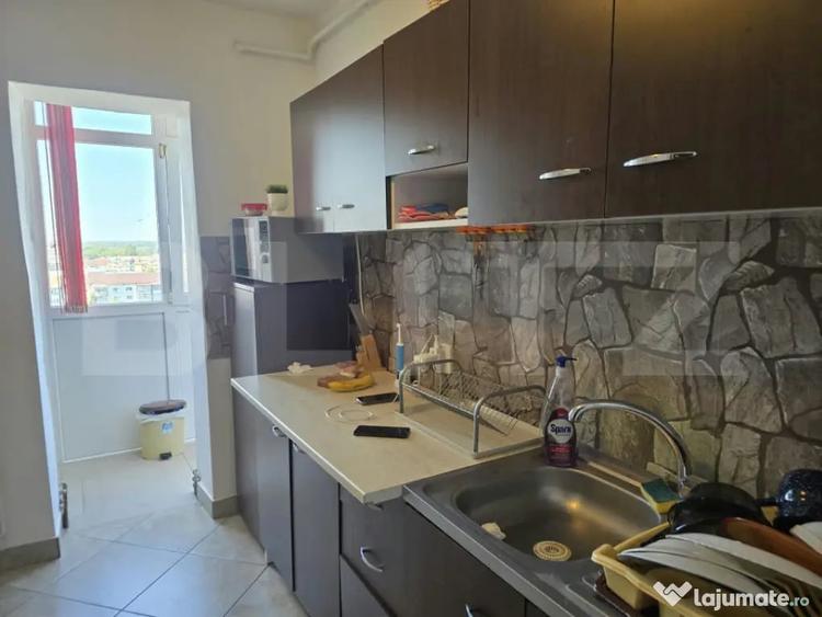 Apartament cu 3 camere decomandat în Micro 4