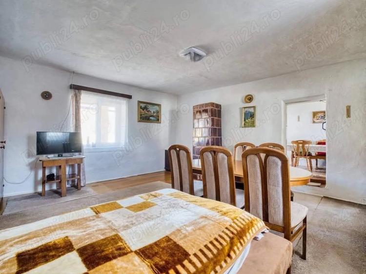 Casă cu 4 camere cu Teren 2300 Mp în Central