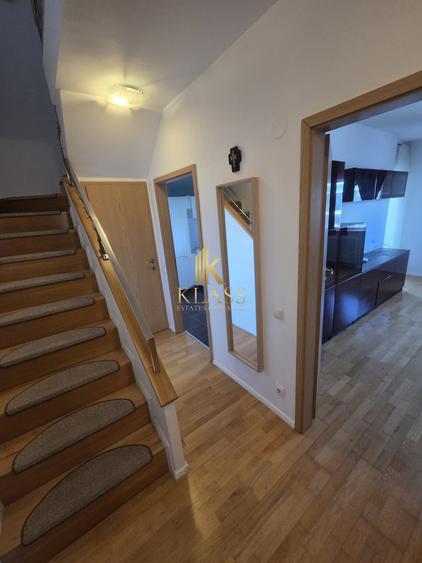 Apartament cu 3 camere, mobilat în Tei