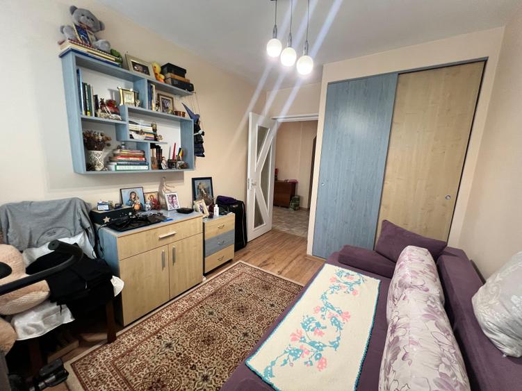 Far  apartament 3 camere decomandat etaj 1 loc parcare - 12