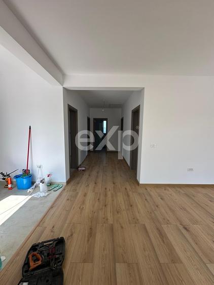 Casă individuală cu 4 camere cu Canalizare în Clinceni