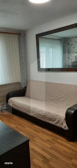 Apartament cu 3 camere semidecomandat în Central