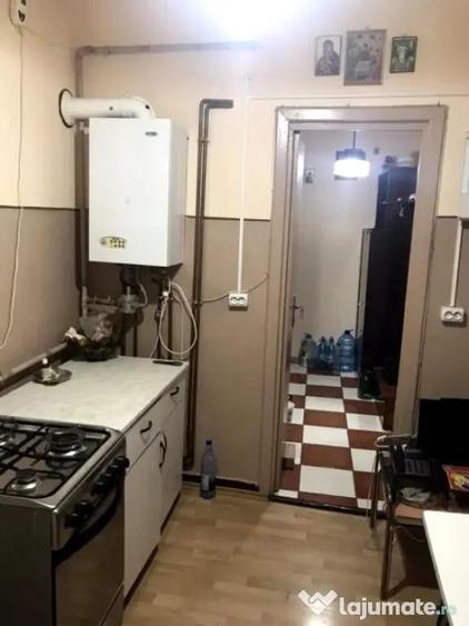 Apartament cu 2 camere decomandat în Democrației