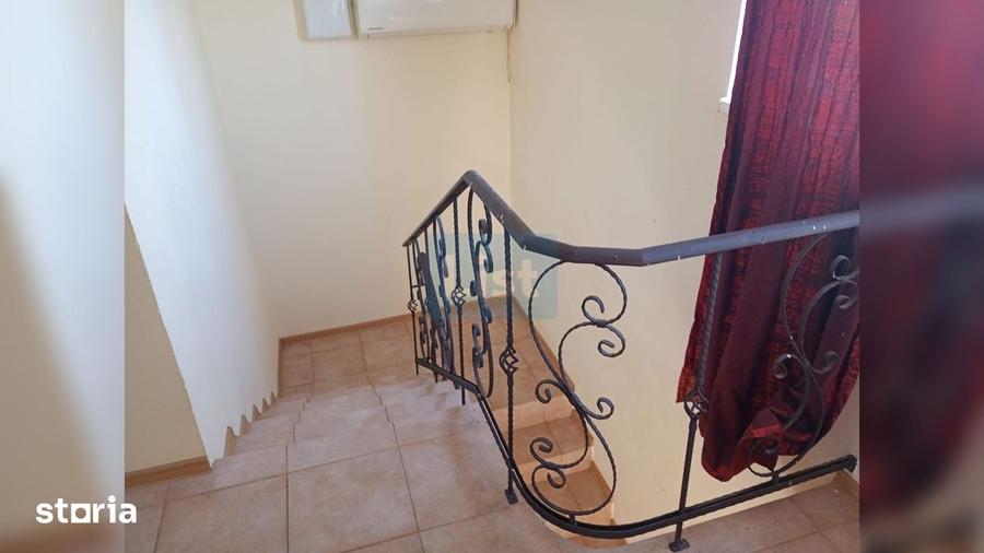 Casă cu 6 camere cu Teren 1000 Mp în Vădeni