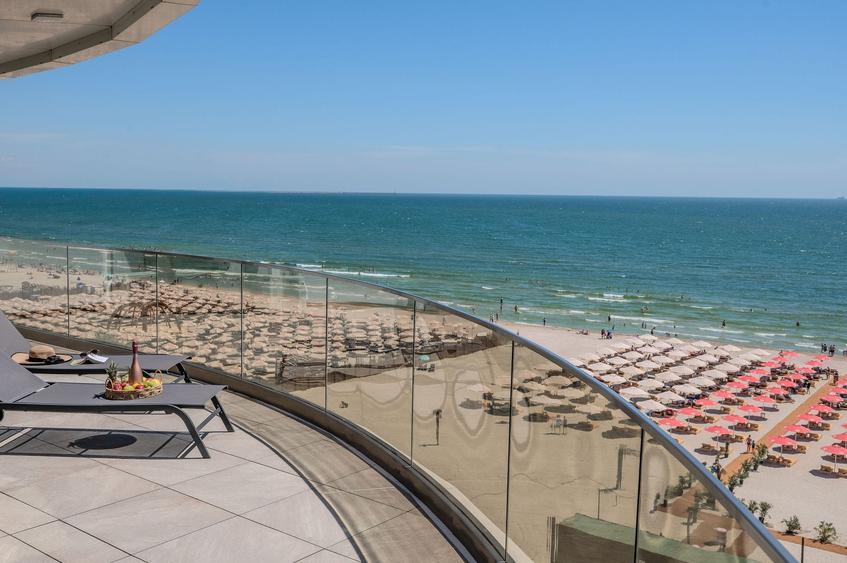 Apartament cu 3 camere decomandat în Mamaia-Sat