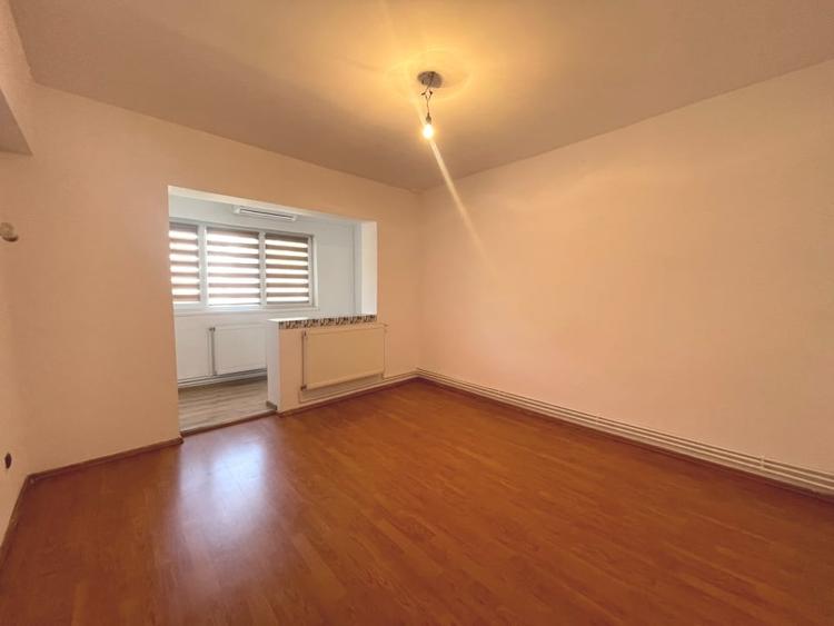 Apartament cu 2 camere decomandat, mobilat în Cetate