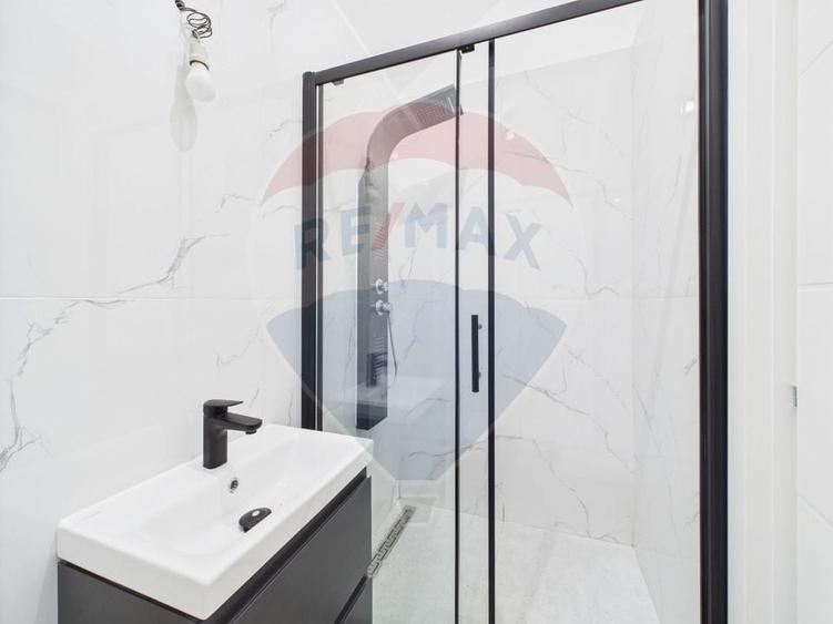 Apartament cu 4 camere semidecomandat în Tunari