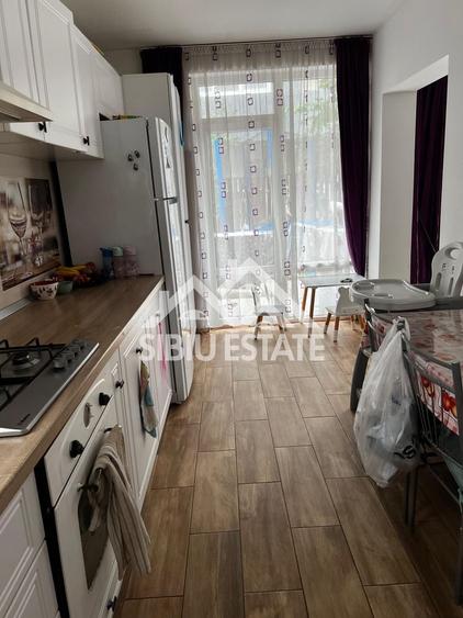 Apartament cu 3 camere semidecomandat, mobilat în Arhitecților - Calea Cisnădiei