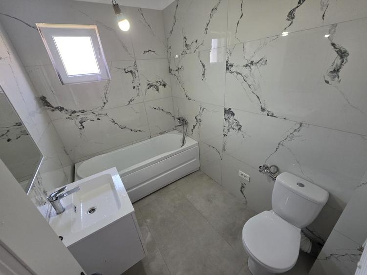 Apartament cu 3 camere decomandat în Fundeni