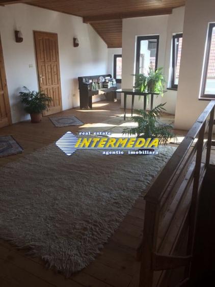 Casă individuală cu 4 camere cu Canalizare în Ciugud