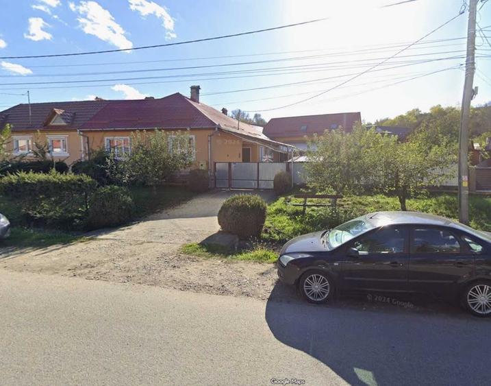 Casă cu 4 camere în Teaca