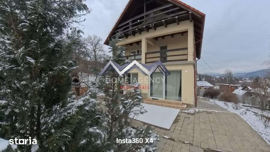 Casă cu 6 camere cu Teren 868 Mp în Central
