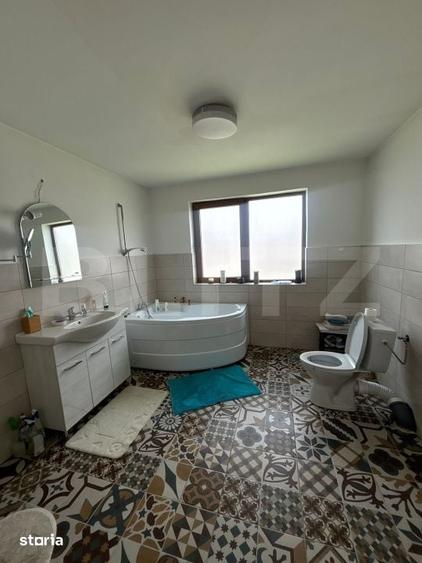 Casă cu 5 camere cu Teren 1000 Mp în Cetate